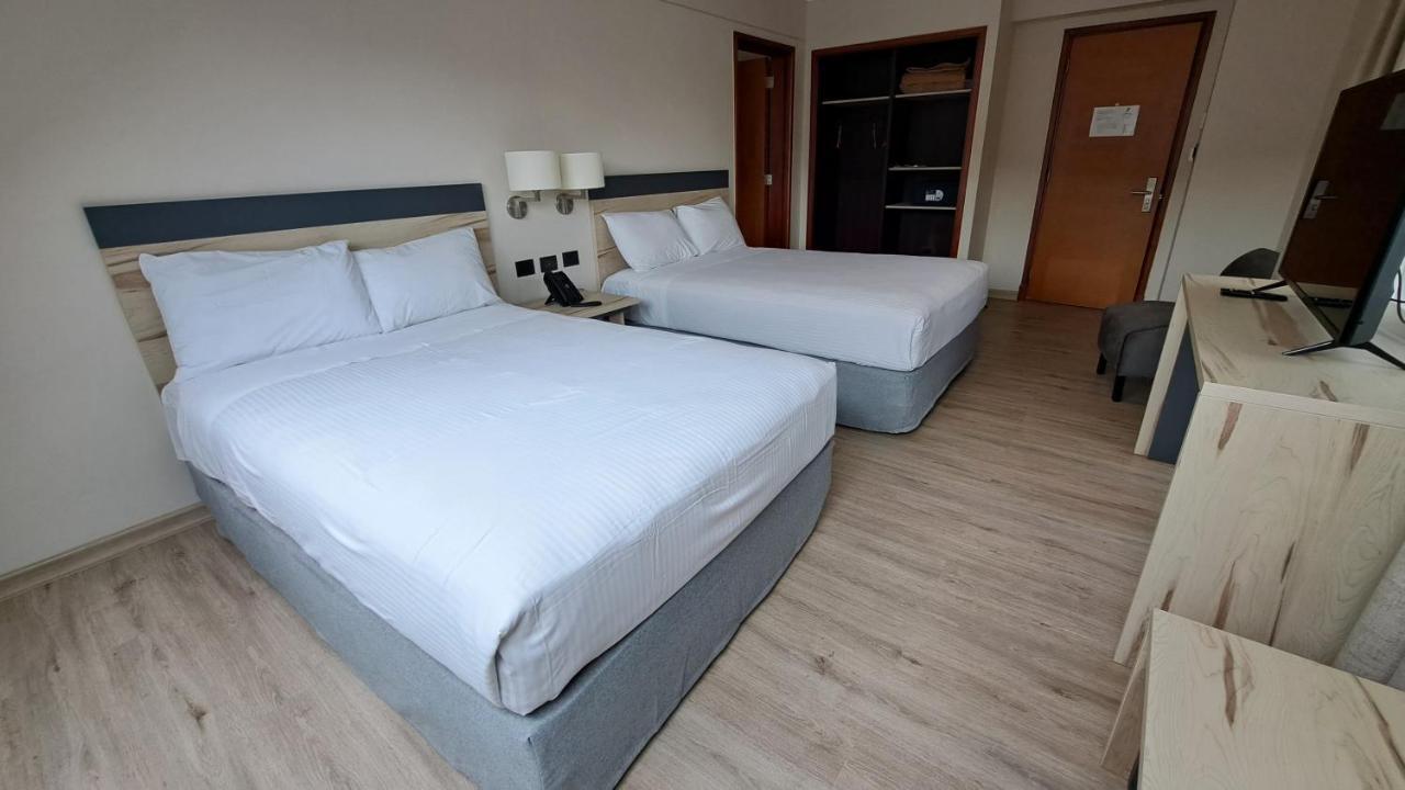 Hotel Diego De Almagro Кастро Екстериор снимка