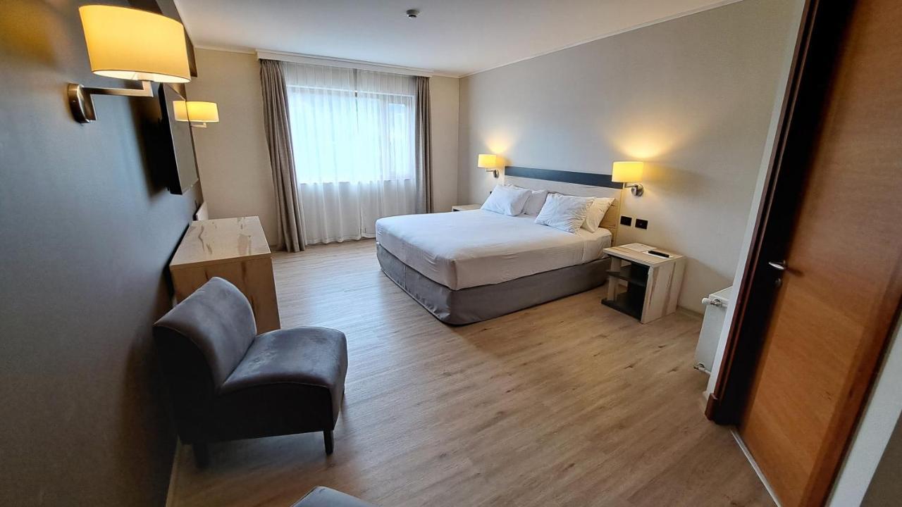 Hotel Diego De Almagro Кастро Екстериор снимка
