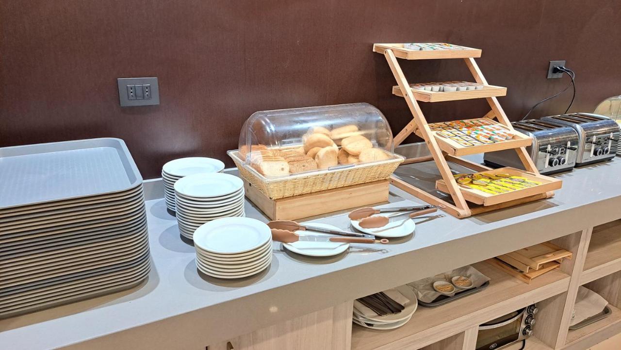 Hotel Diego De Almagro Кастро Екстериор снимка