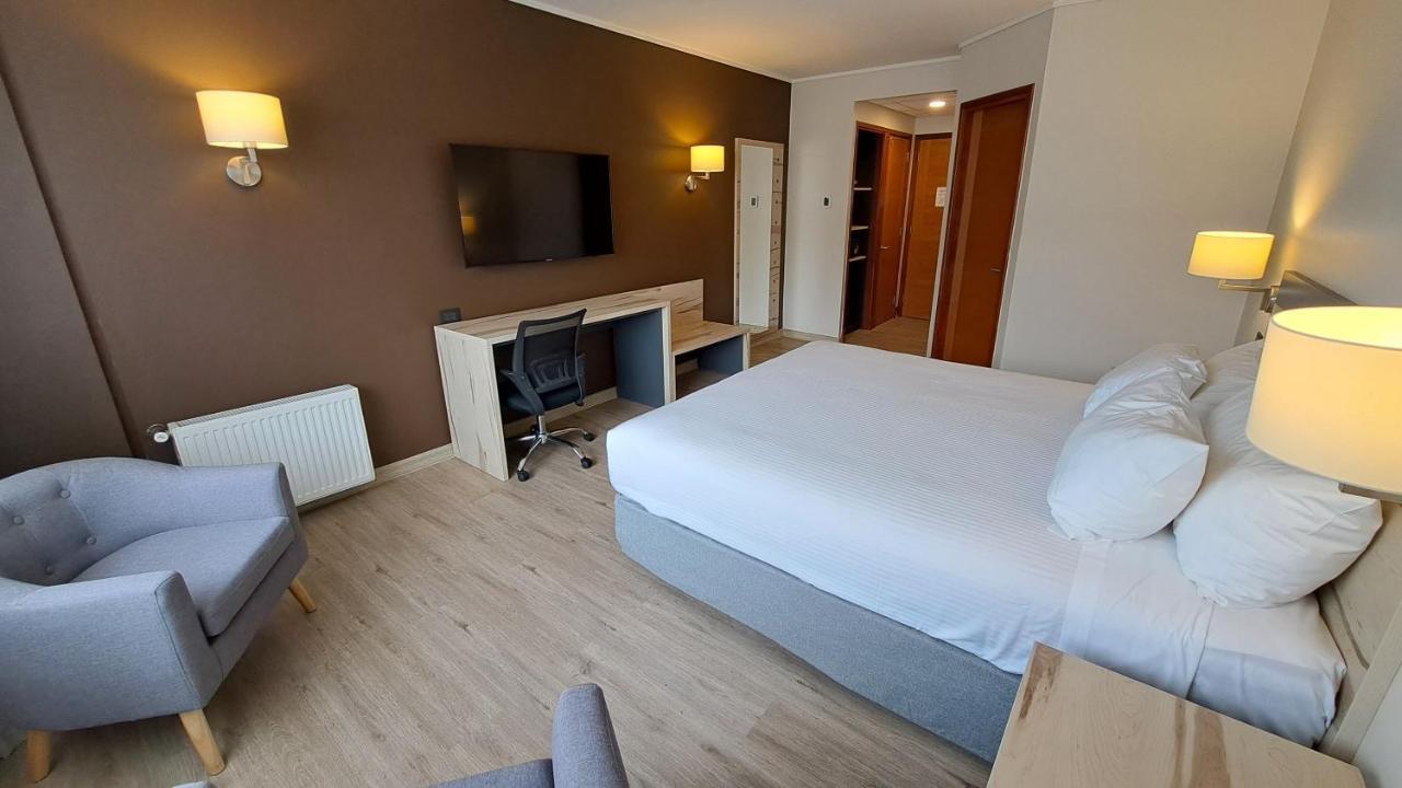 Hotel Diego De Almagro Кастро Екстериор снимка