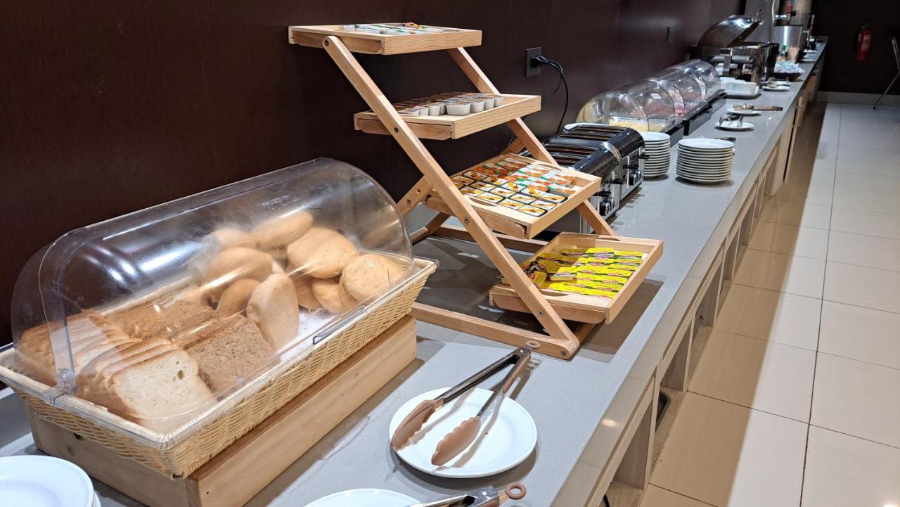 Hotel Diego De Almagro Кастро Екстериор снимка
