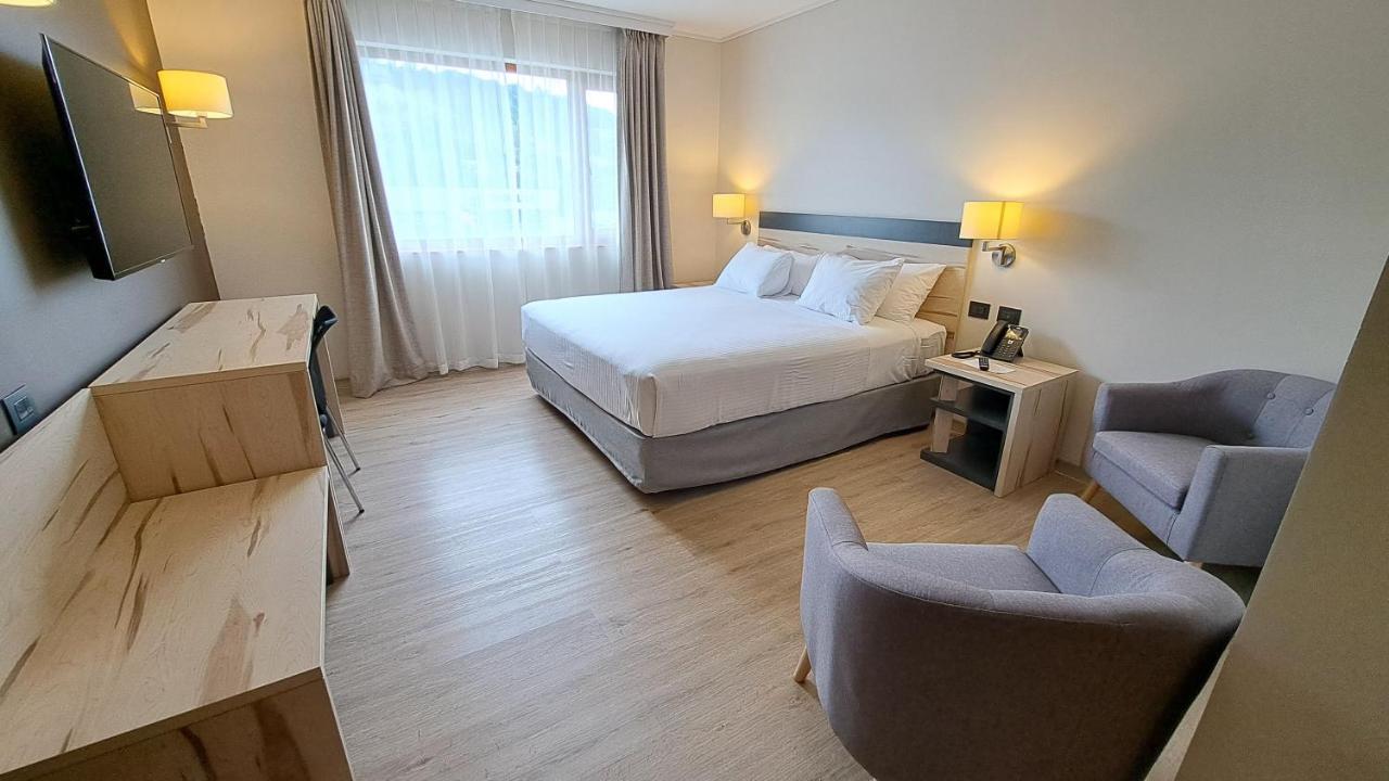 Hotel Diego De Almagro Кастро Екстериор снимка