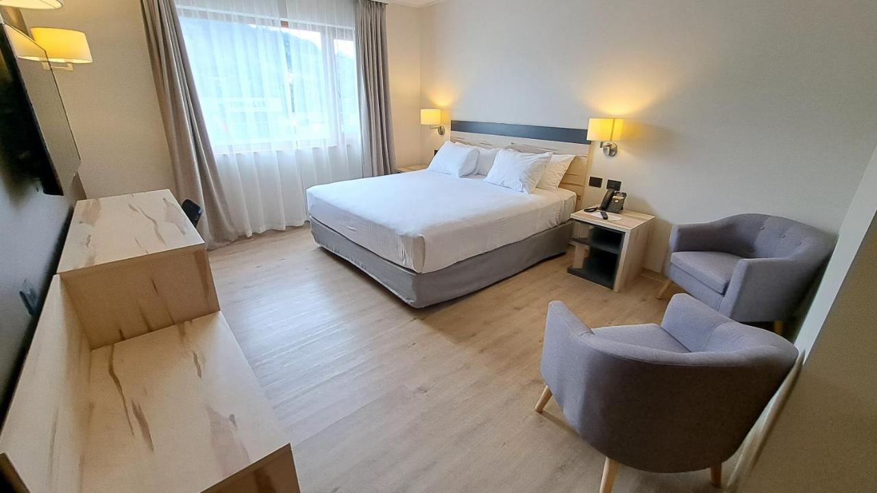 Hotel Diego De Almagro Кастро Екстериор снимка